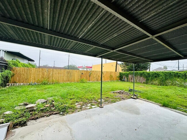 Building Photo - 4410 Billingsley St