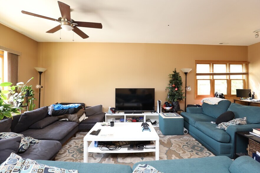 Building Photo - 724 N Willard Ct