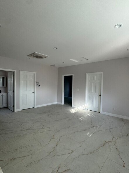 Building Photo - 3323 W 133rd St