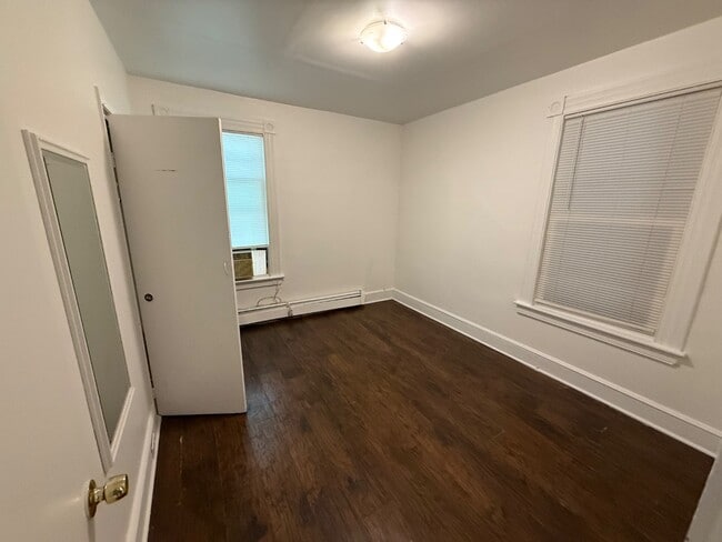 Building Photo - 85 Draher St