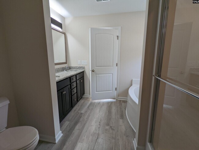 Building Photo - 1033 Colony Creek Ct