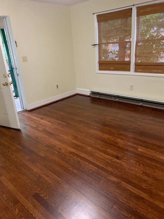 Primary Photo - 85 N Highland Ave