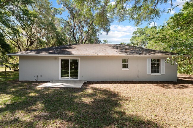 Building Photo - Country Living on 1 Acre – Move-In Ready 3 Bedroom Home in Reddick!