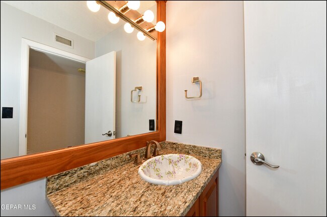 Building Photo - 5900 Mira Hermosa Dr