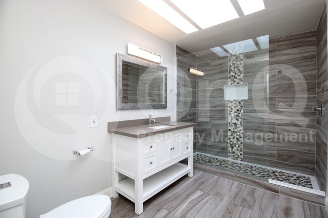 Building Photo - 6149 E Delcoa Ave