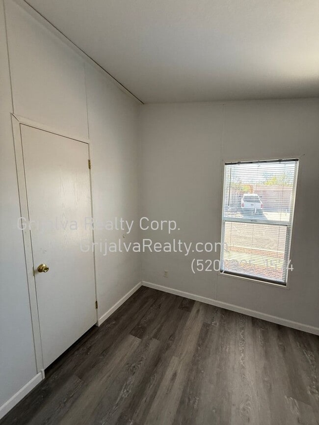 Building Photo - Beautiful 3 Bedroom Manufactured Home in a Gated Community  (I-10/Wilmot)