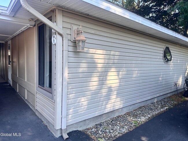 Building Photo - 36 Donna Lynn Dr