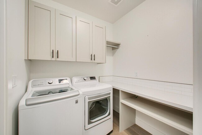 Building Photo - Meticulously Maintained Nampa Home!
