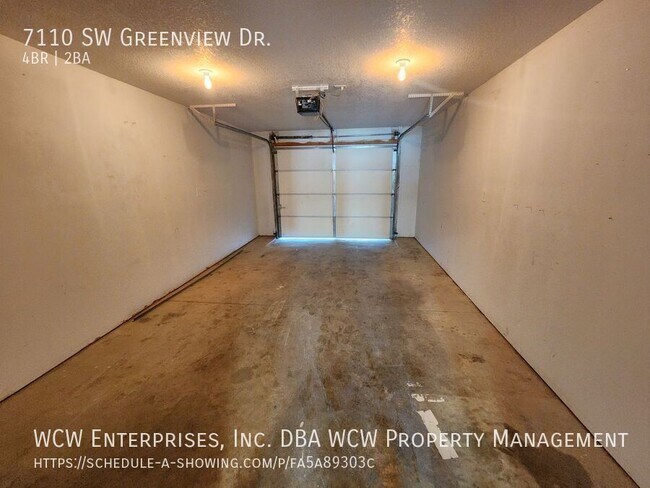 Building Photo - 7110 SW Greenview Dr