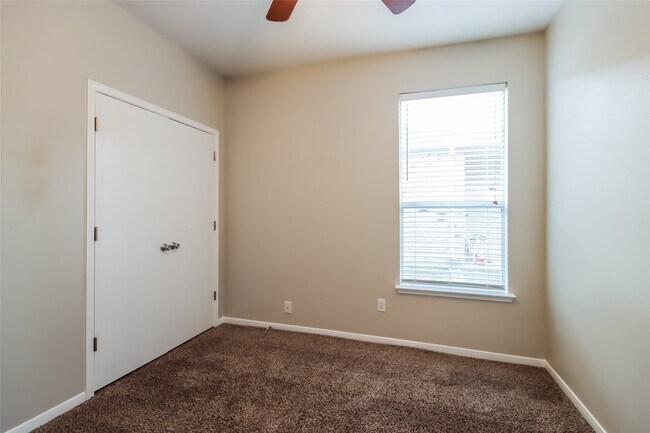 Building Photo - 22034 Willow Downs Dr