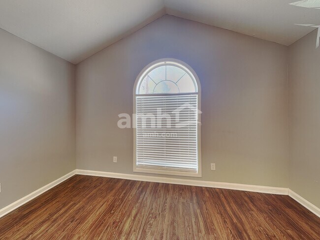 Building Photo - 4607 Noah Overlook E