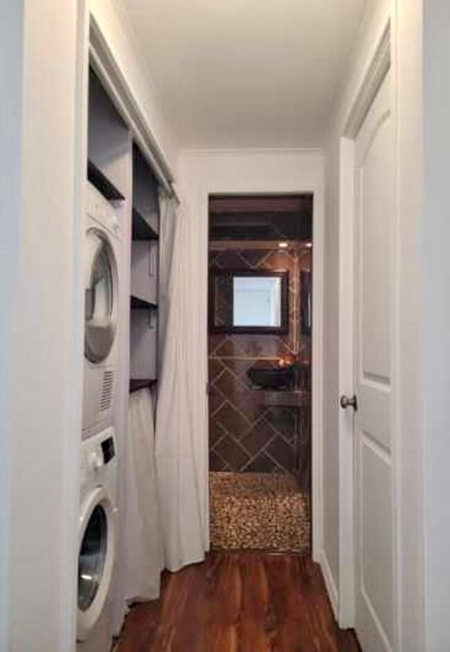 Building Photo - AVAILABLE for Rent : 3 Bedroom, 2 Bathroom...