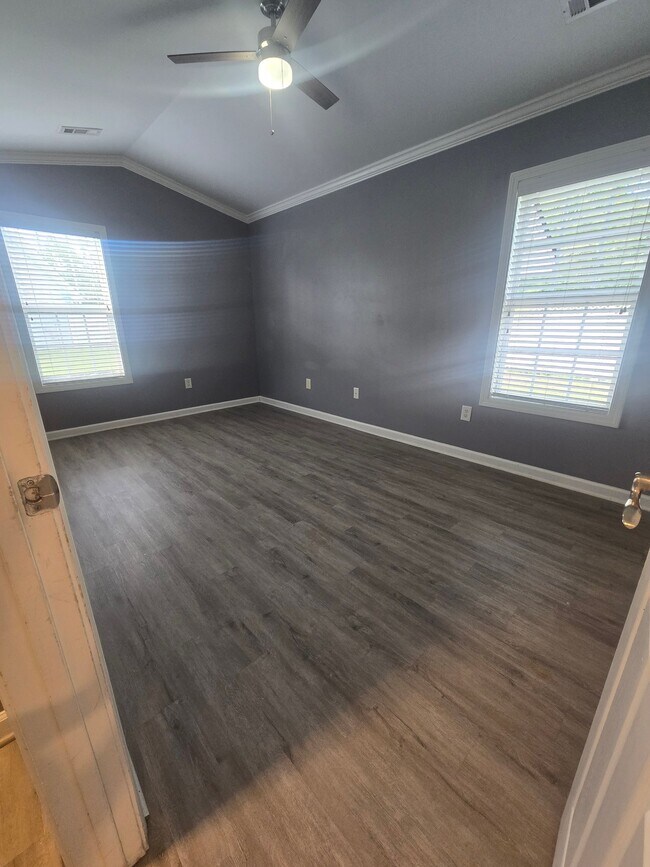 Building Photo - 148 Babaco Ct