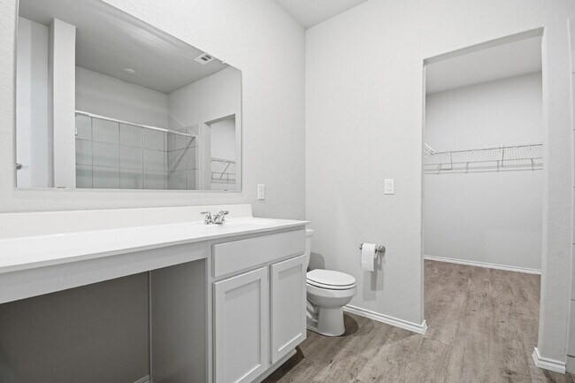 Building Photo - "Charming 3-Bedroom Retreat with 2 Baths in the Heart of New Braunfels!"