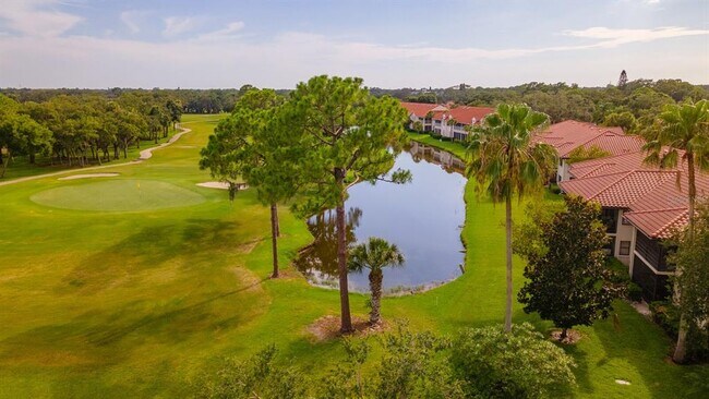 Building Photo - 5640 Golf Pointe Dr