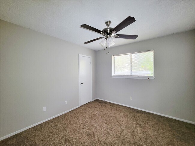 Building Photo - 18402 Tall Cypress Dr