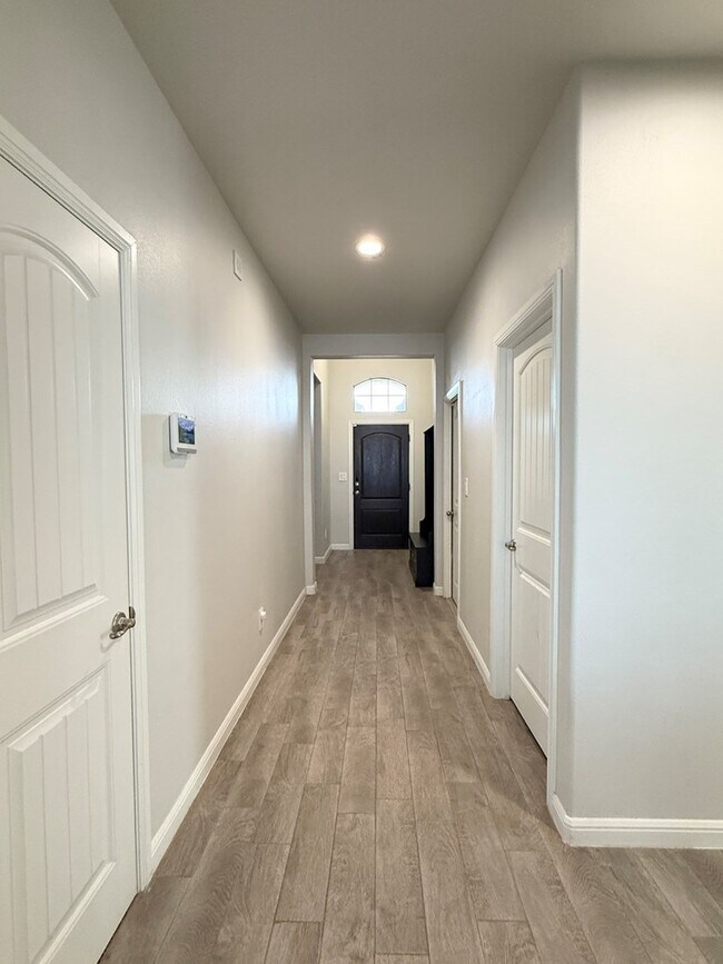 Building Photo - 7104 Thomas Paine Rd