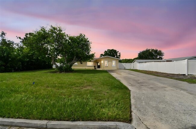 Primary Photo - 2580 Granada Cir W