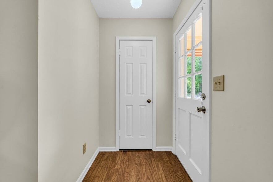 Building Photo - 2804 Plum Rd