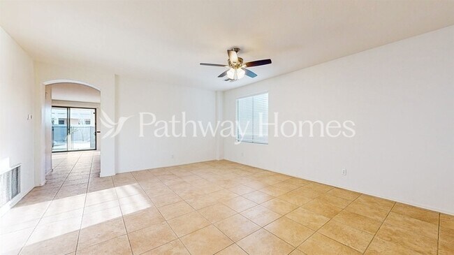 Building Photo - 43448 Askew Dr