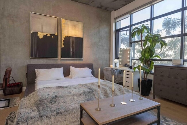 Building Photo - 1050 Island Ave