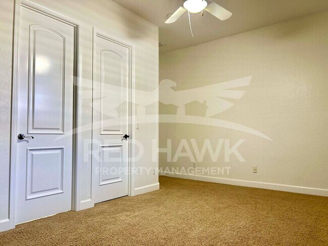 Building Photo - 1588 W Yosemite Pl