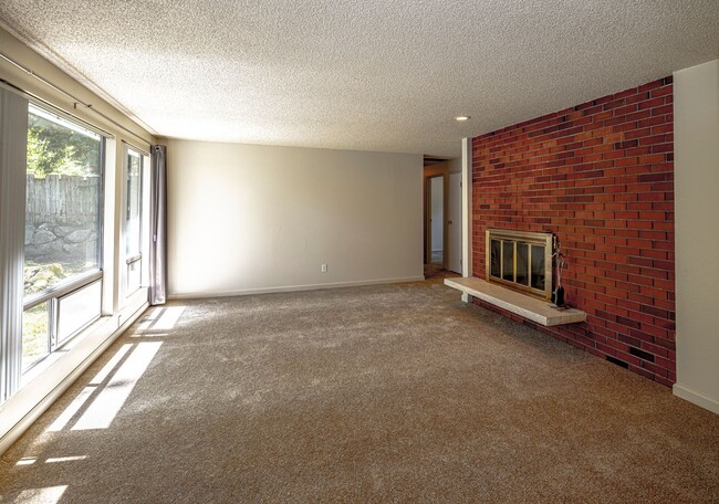Building Photo - 17123 NE 31st Pl