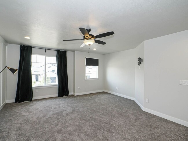 Building Photo - 69 S Serrata Ln
