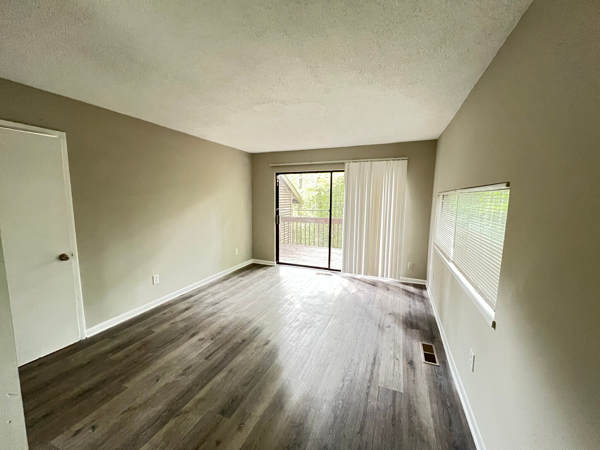 Building Photo - Room in Townhome on Terrace Trail