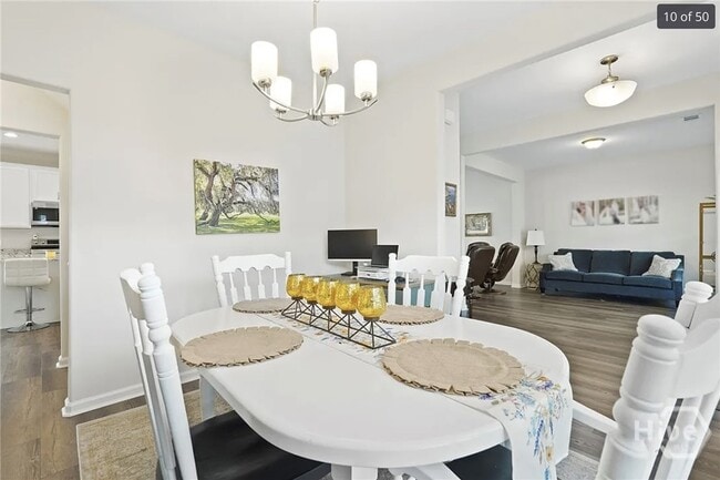 Building Photo - 126 Chalk Farm Wy