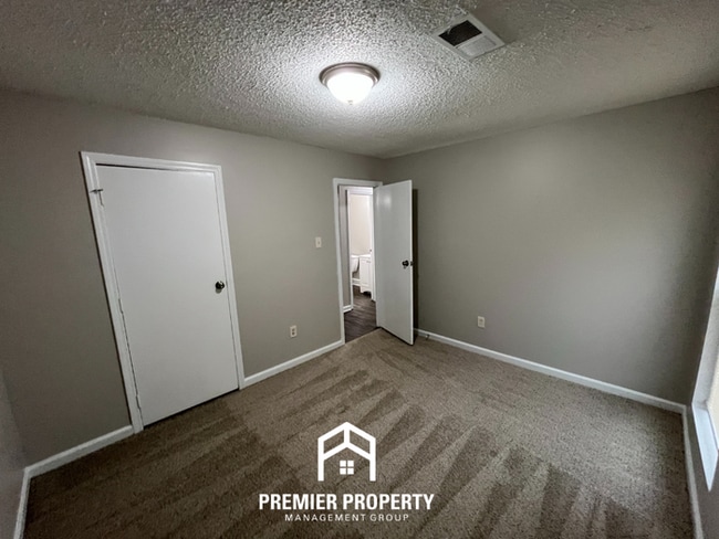 Building Photo - 5017 Penwood Cove