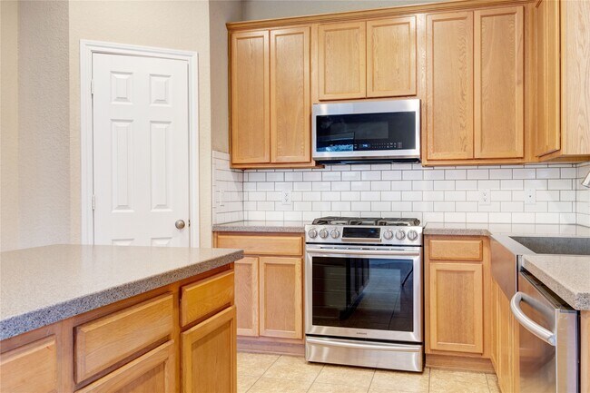 Building Photo - 6302 Denison Oaks Dr