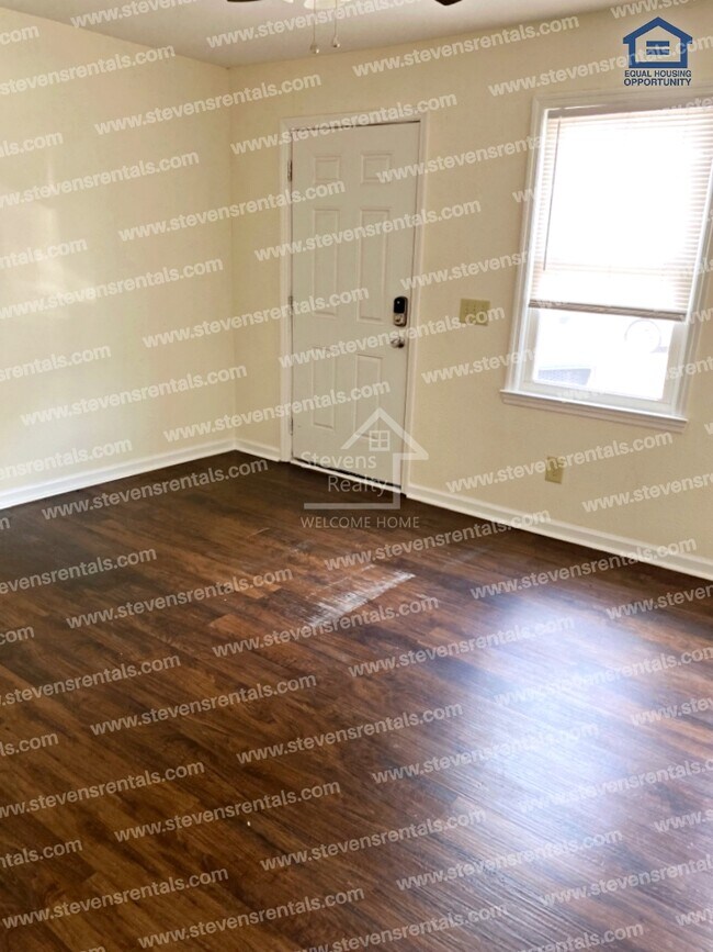 Building Photo - 500 Skyline Dr