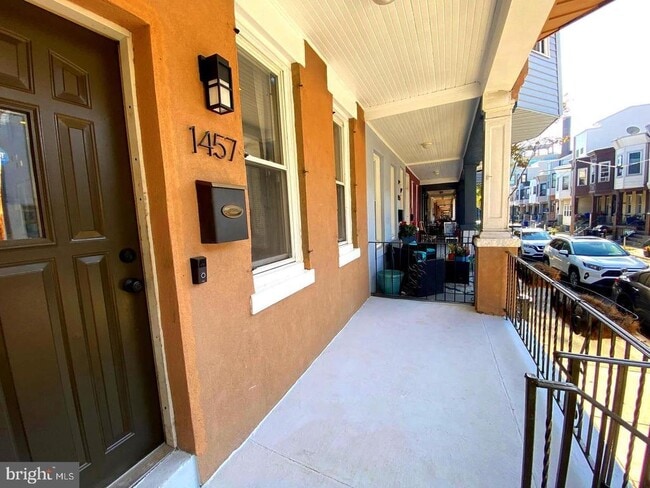 Building Photo - 1457 N Corlies St