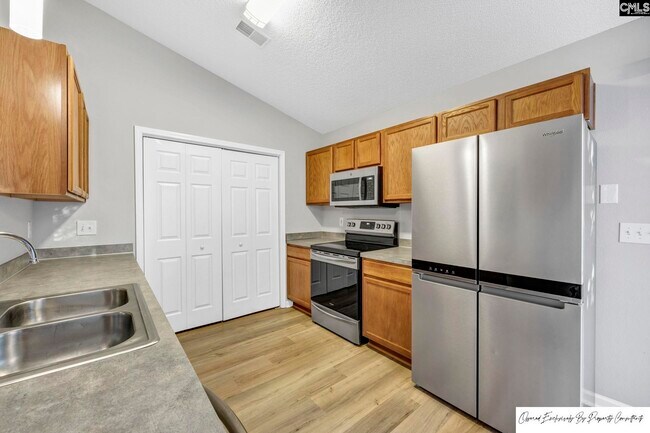 Building Photo - 94 Currant Ln