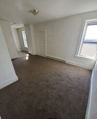 Building Photo - 19 E State St. 10 Unit