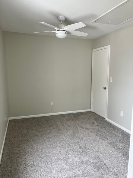 Second bedroom - 215 Beach St