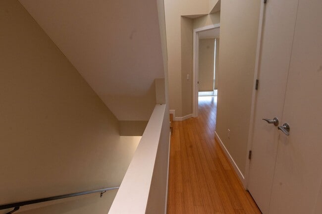Building Photo - Little Italy Townhome - 1911 E 119th St , ...
