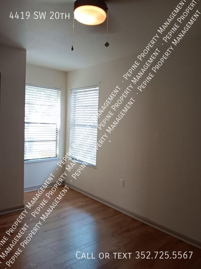 Building Photo - 4419 SW 20th Ln