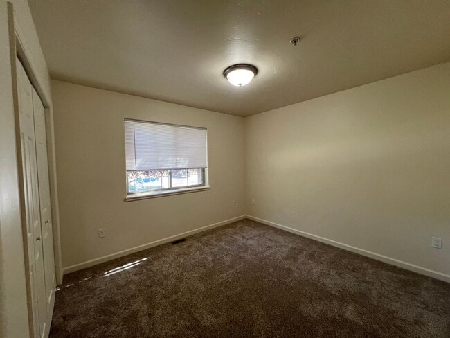 Building Photo - 3029 Coal Mine Ave