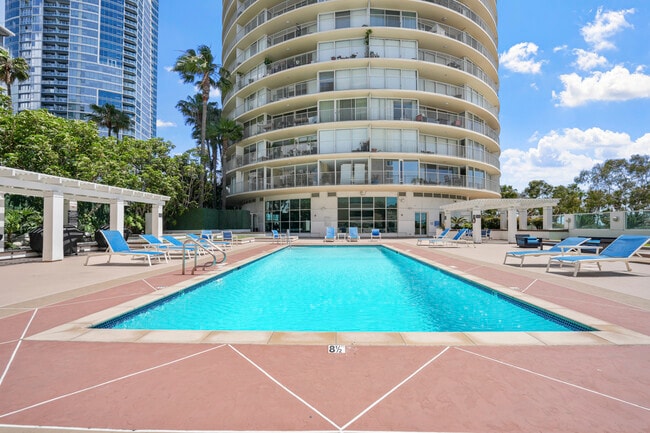 Building Photo - 700 E Ocean Blvd