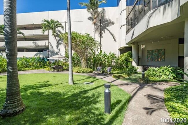 Building Photo - $2,250 / 1br - 611ft2 - Well maintained 1BR/1BA/1PKG condo unit in Hale Kaheka (Ala Moana) (Honol...