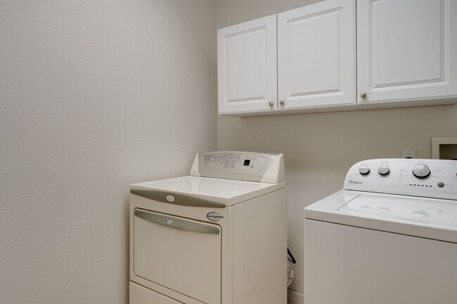 Building Photo - 9538 Fox Wind Ct