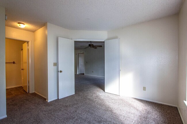 Building Photo - Montana Terrace Condo