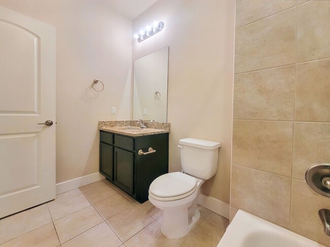 Building Photo - Gorgeous 3 BR/2.5 BA Single-Family Home in...