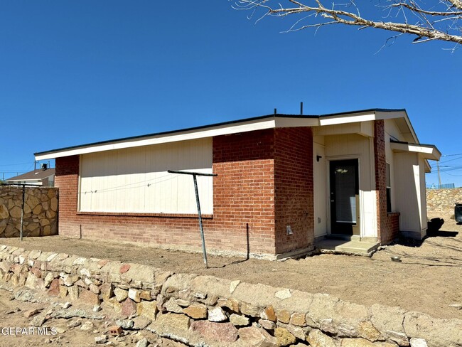 Building Photo - 1217 Iguana Pl