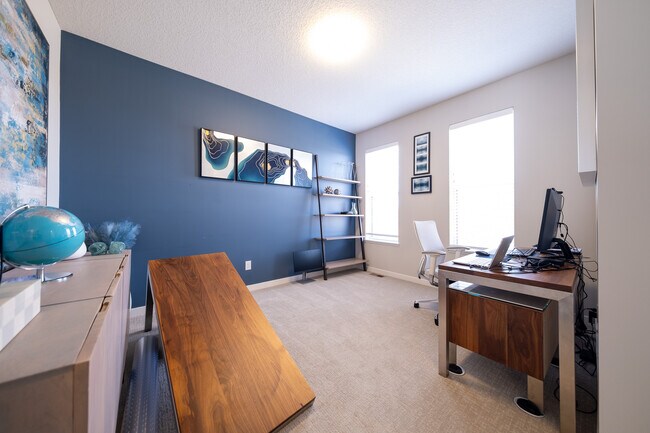 Building Photo - 2209 Gateway Curv