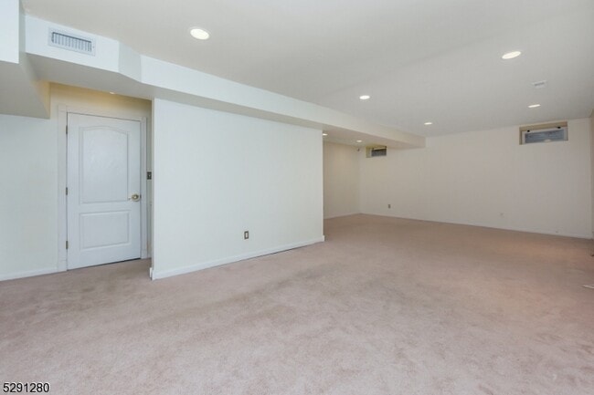 Building Photo - 8708 Brittany Dr