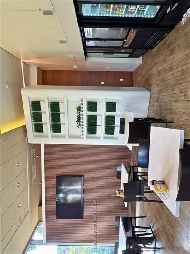 Building Photo - 2600 E Hallandale Beach Blvd