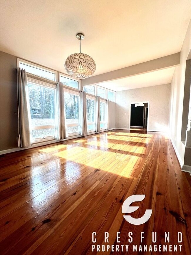 Building Photo - PRICE JUST REDUCED!!!! ? Modern 3 Bedroom / 2 Bath Home – A Cook’s Dream Kitchen & Perfect Outdoo...